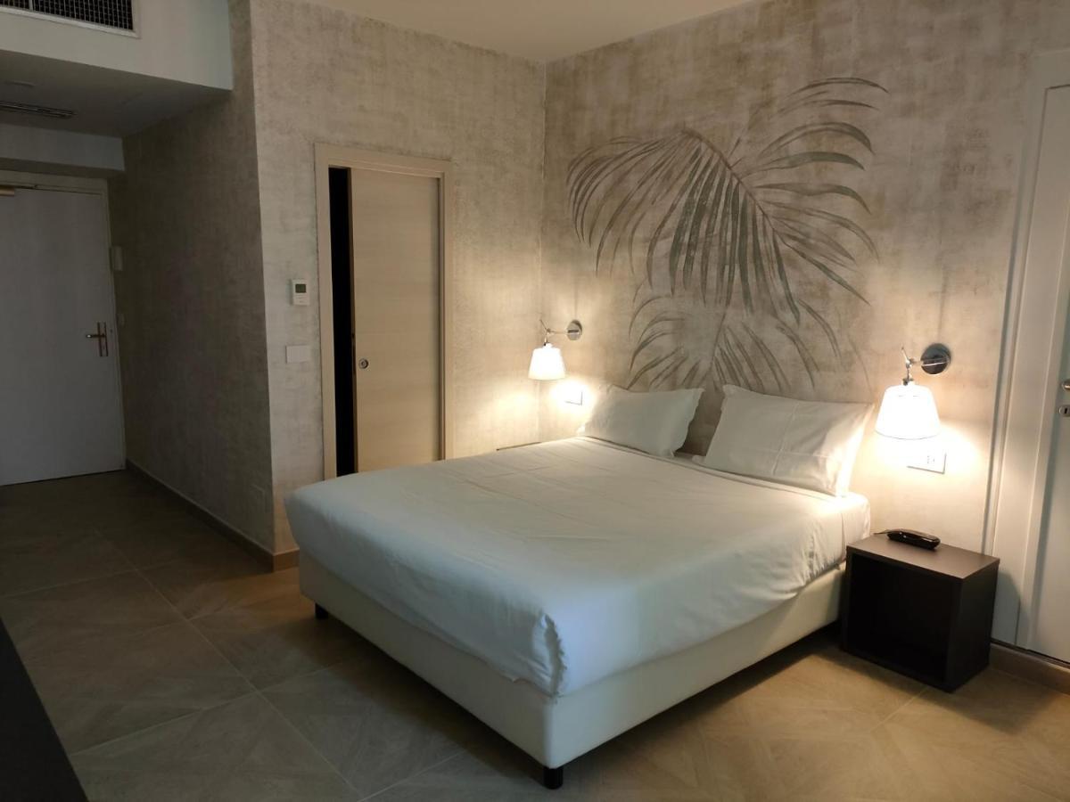 Best Western Plus Royal Superga Hotel Cuneo Bagian luar foto