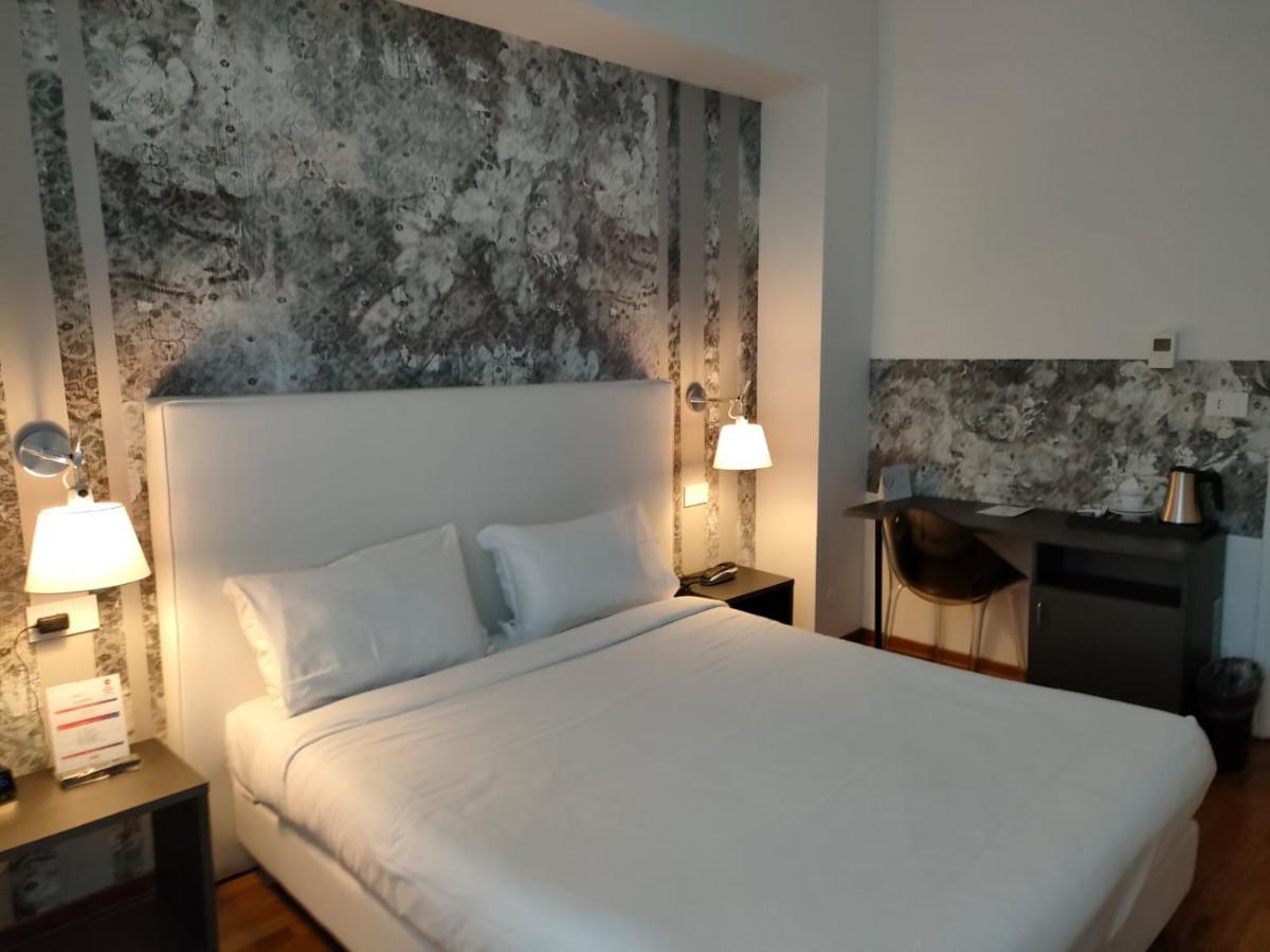 Best Western Plus Royal Superga Hotel Cuneo Bagian luar foto