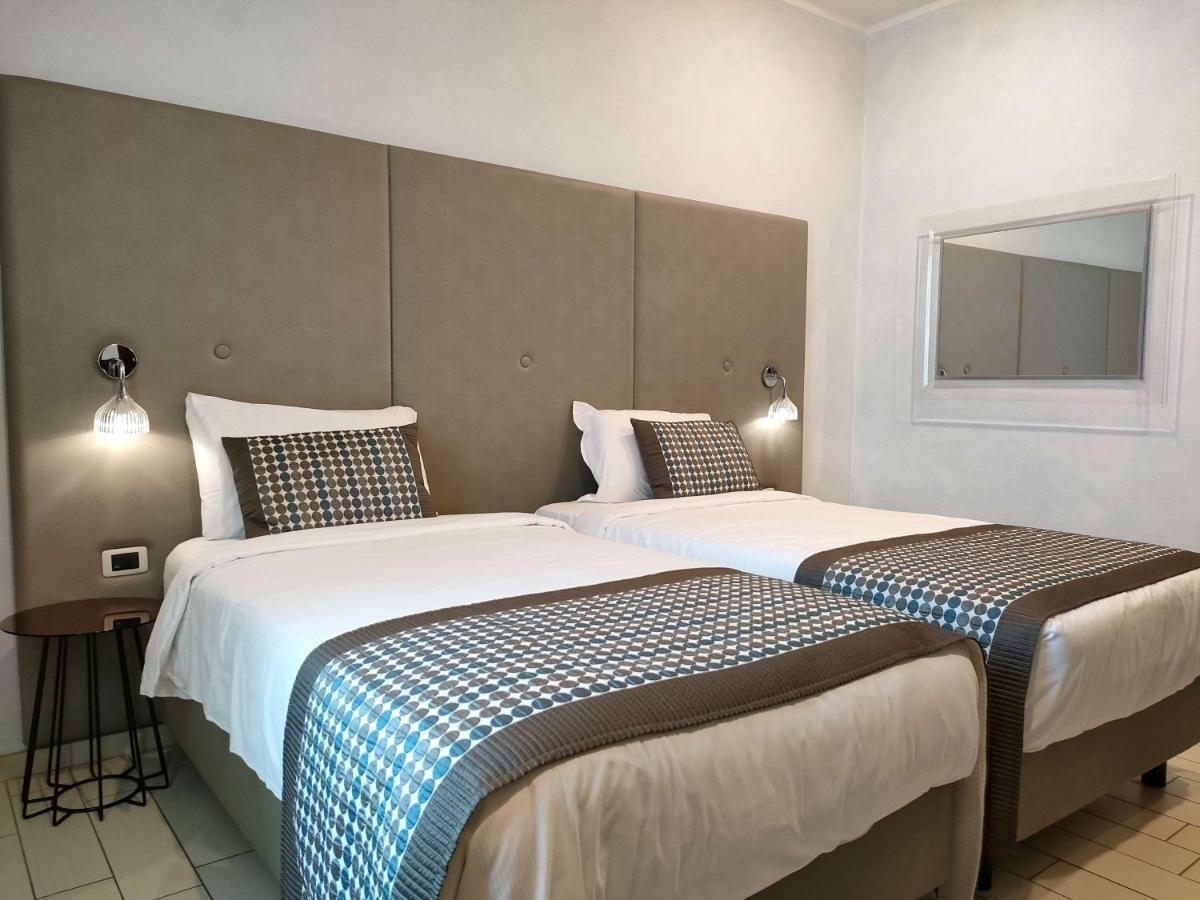 Best Western Plus Royal Superga Hotel Cuneo Bagian luar foto
