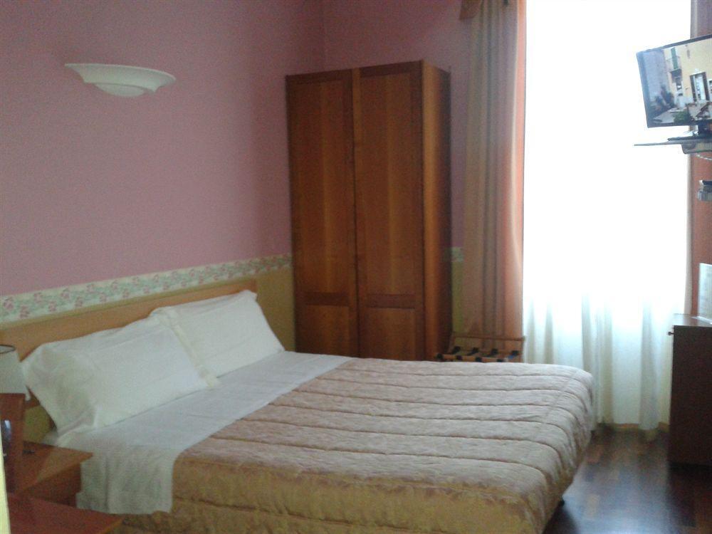 Best Western Plus Royal Superga Hotel Cuneo Bagian luar foto