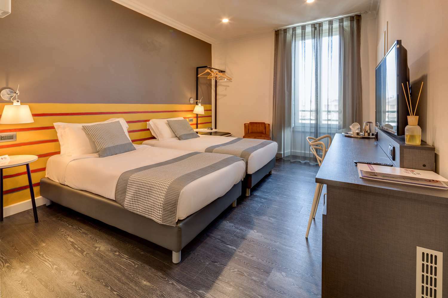 Best Western Plus Royal Superga Hotel Cuneo Bagian luar foto