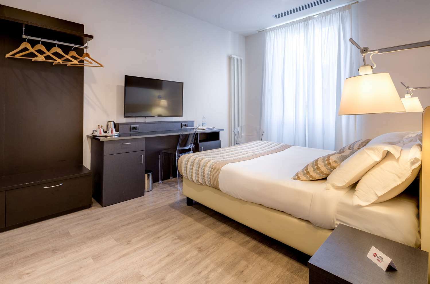 Best Western Plus Royal Superga Hotel Cuneo Bagian luar foto